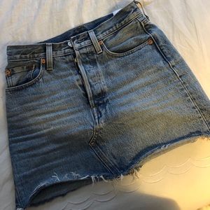 levi skirt